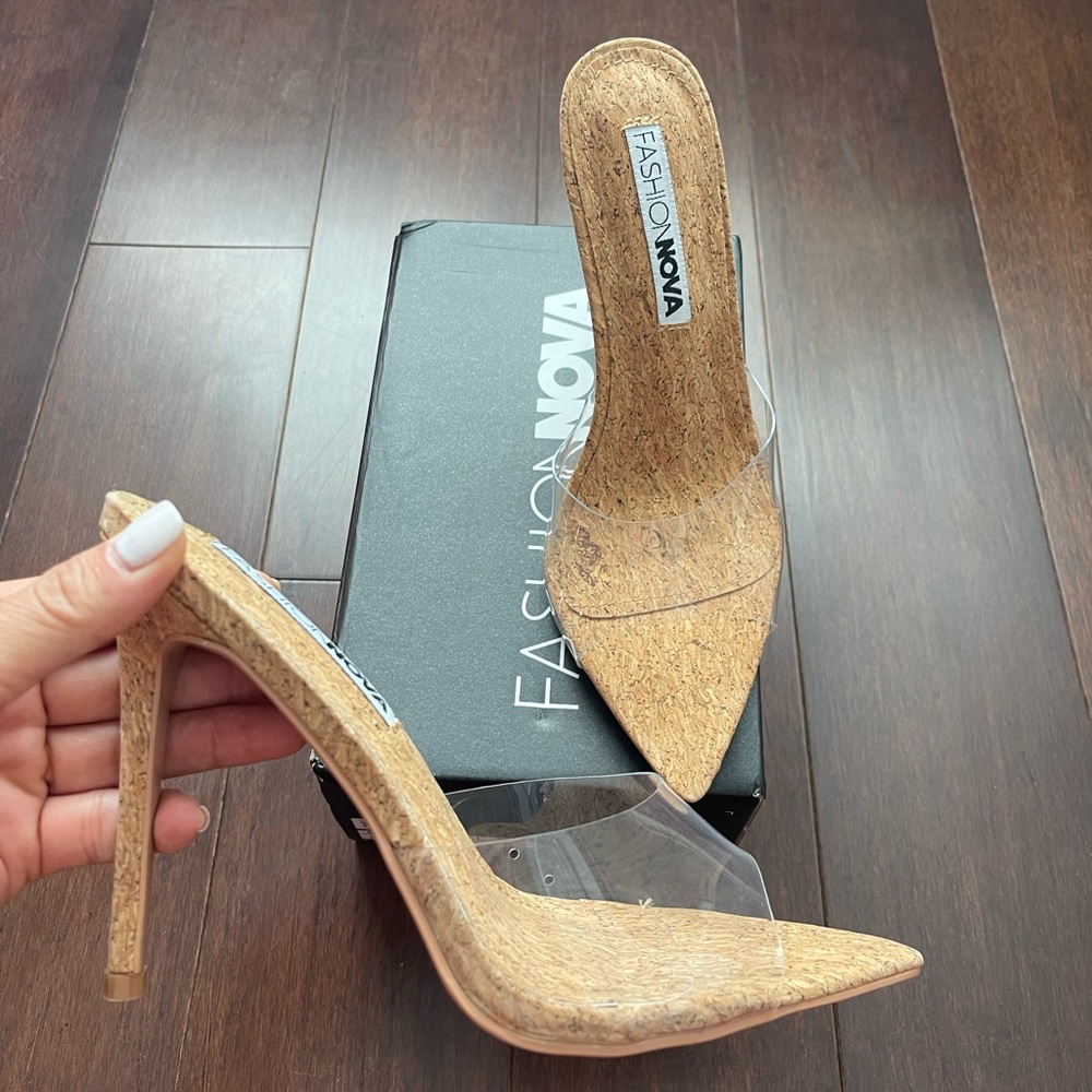Heel slide with cork